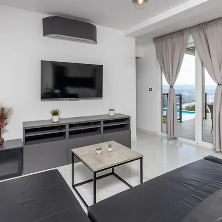 Apartment 2b *