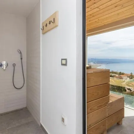 Apartment 2b Breza